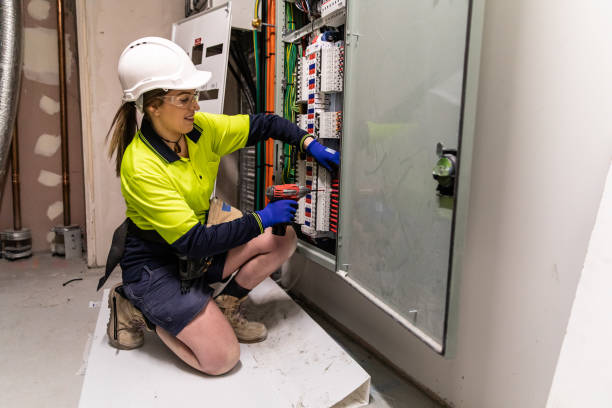 Best Local Electrician Companies  in Roslyn Estates, NY