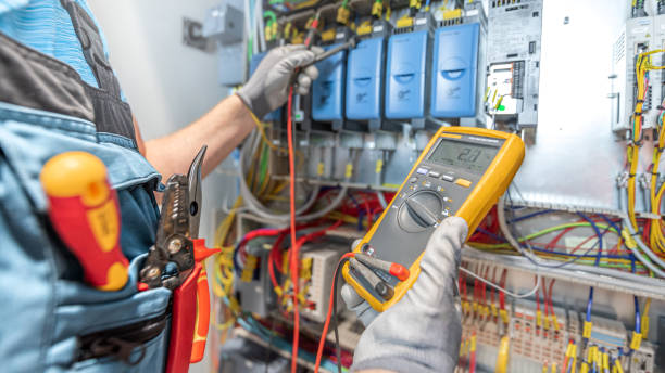 Best Affordable Emergency Electrician  in Roslyn Estates, NY